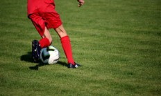 爱游戏官方入口-恩菲尔德防守体系稳固，力求半决赛再创佳绩