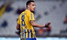 爱游戏官网-关于深圳佳兆业小将崭露头角，赢得主教练赞赏的信息