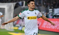 爱游戏教练-包含门兴格拉德巴赫队主帅克洛普表示球队状态不佳的词条