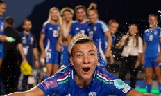 爱游戏中国官网-意大利国家队选拔新一代年轻球员，备战世界杯的简单介绍