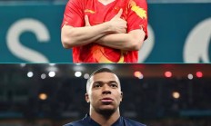 爱游戏娱乐-足球殿堂明星将在赛场展现飒爽英姿的简单介绍