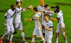 爱游戏官网登录网址-亚眠客场不敌对手，遭遇逆转失利