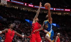 勇士惨败开拓者，库里9投仅1中