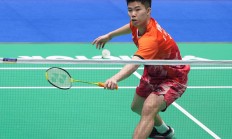 包含羽毛球男单决赛上演精彩一幕的词条