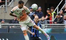 爱游戏网站入口-包含罗马尼亚国脚赴英超球队试训的词条