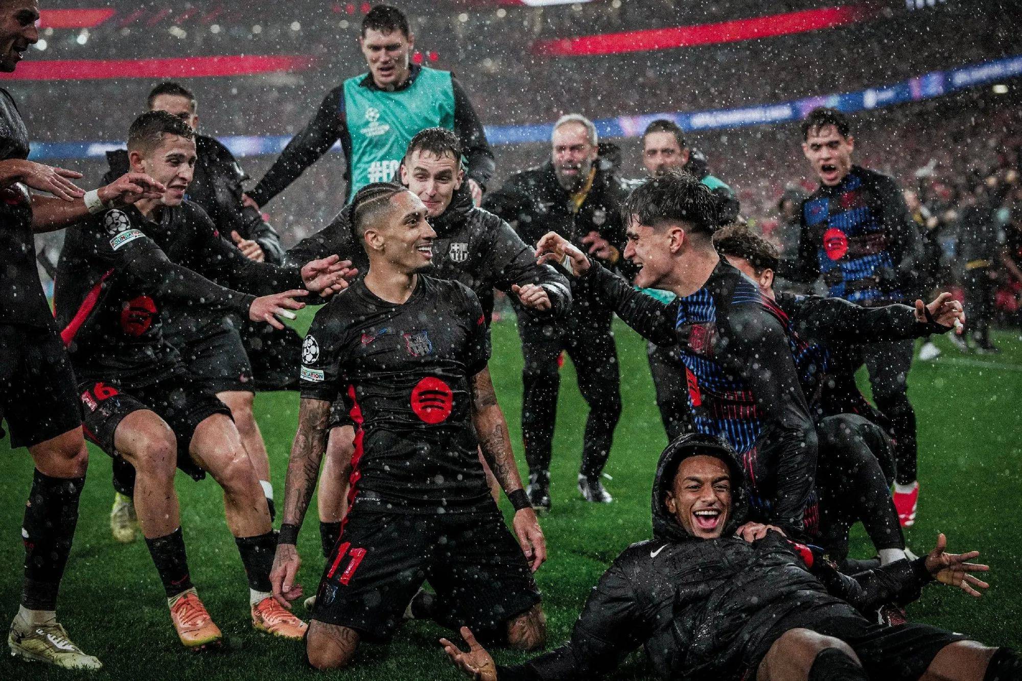 关于欧预赛资格赛激情拼搏,球员们奋力争胜的信息 关于欧预赛资格赛激情拼搏,球员们奋力争胜的信息