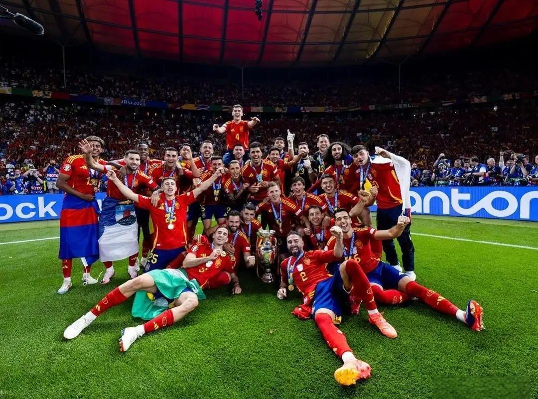 包含欧洲球队在足球赛中取得优异战绩,赢得全场喝彩的词条 包含欧洲球队在足球赛中取得优异战绩,赢得全场喝彩的词条