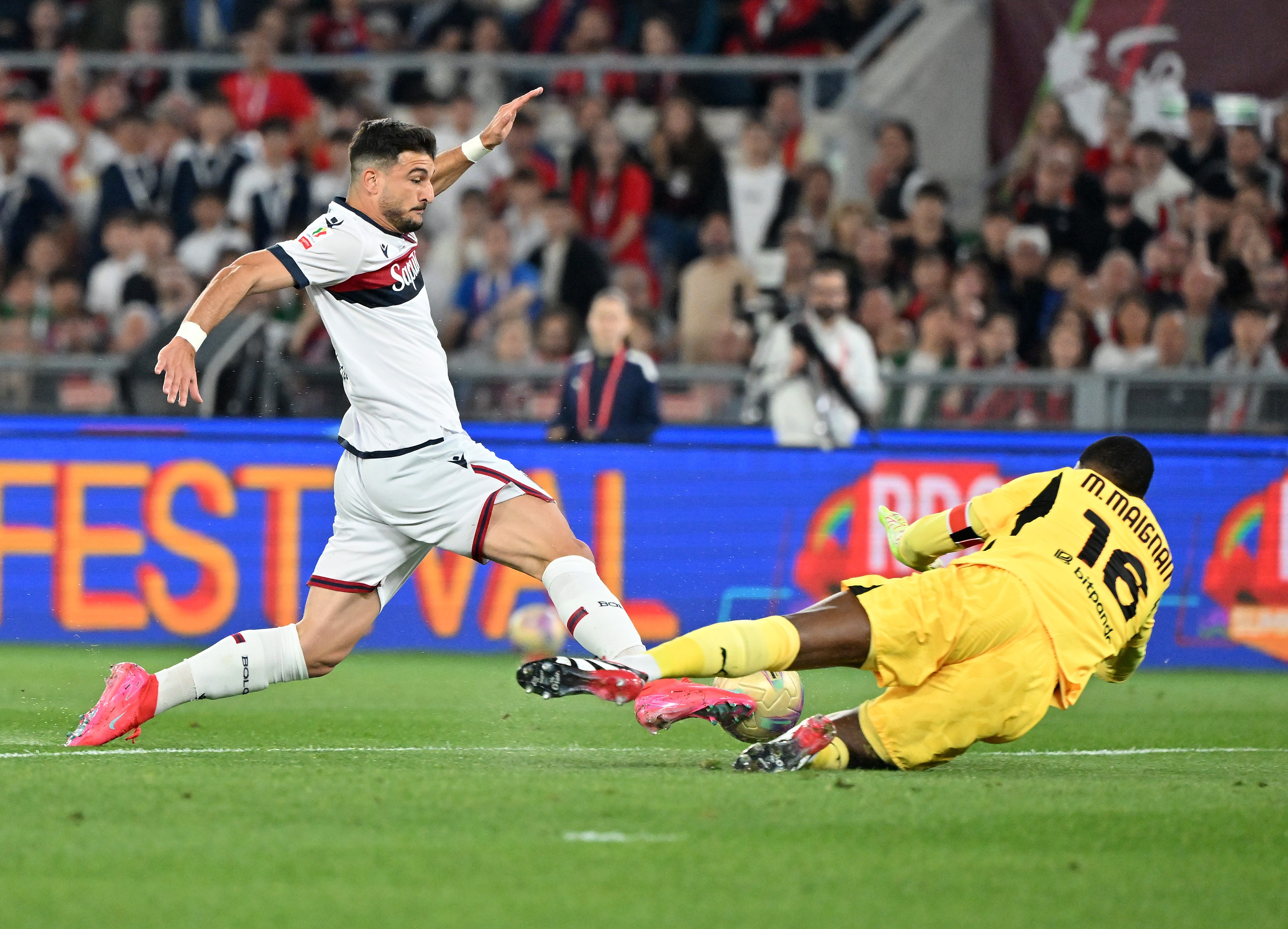 意大利惊险获胜,提前晋级欧洲冠军赛 意大利惊险获胜,提前晋级欧洲冠军赛