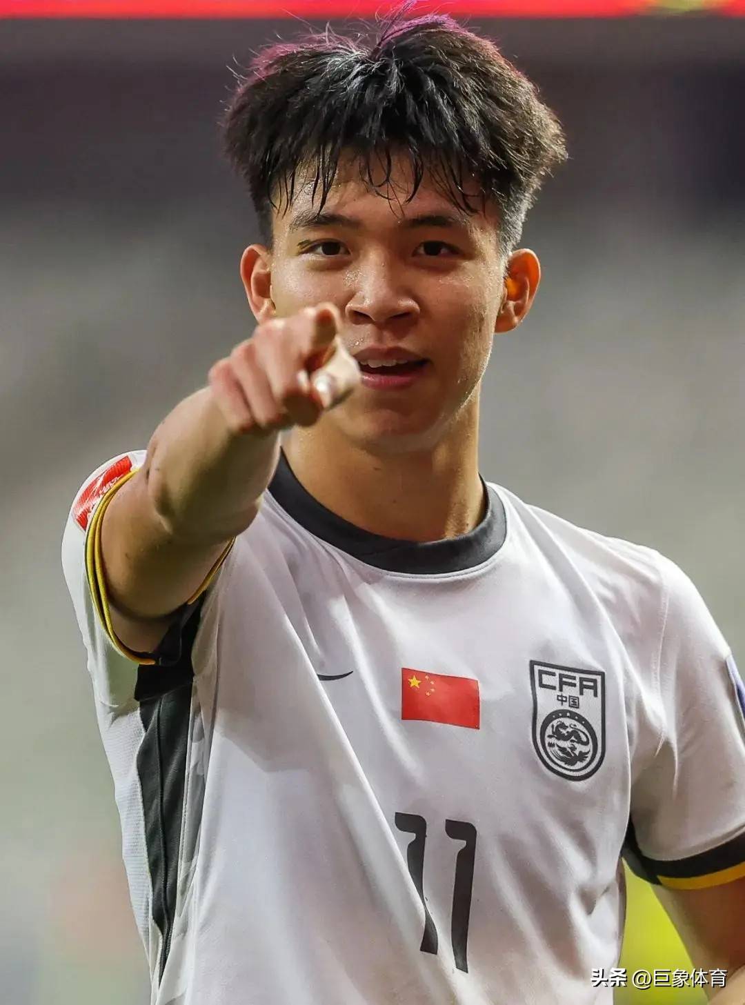 中超传奇球员发挥出色,助球队跻身前列 中超传奇球员发挥出色,助球队跻身前列