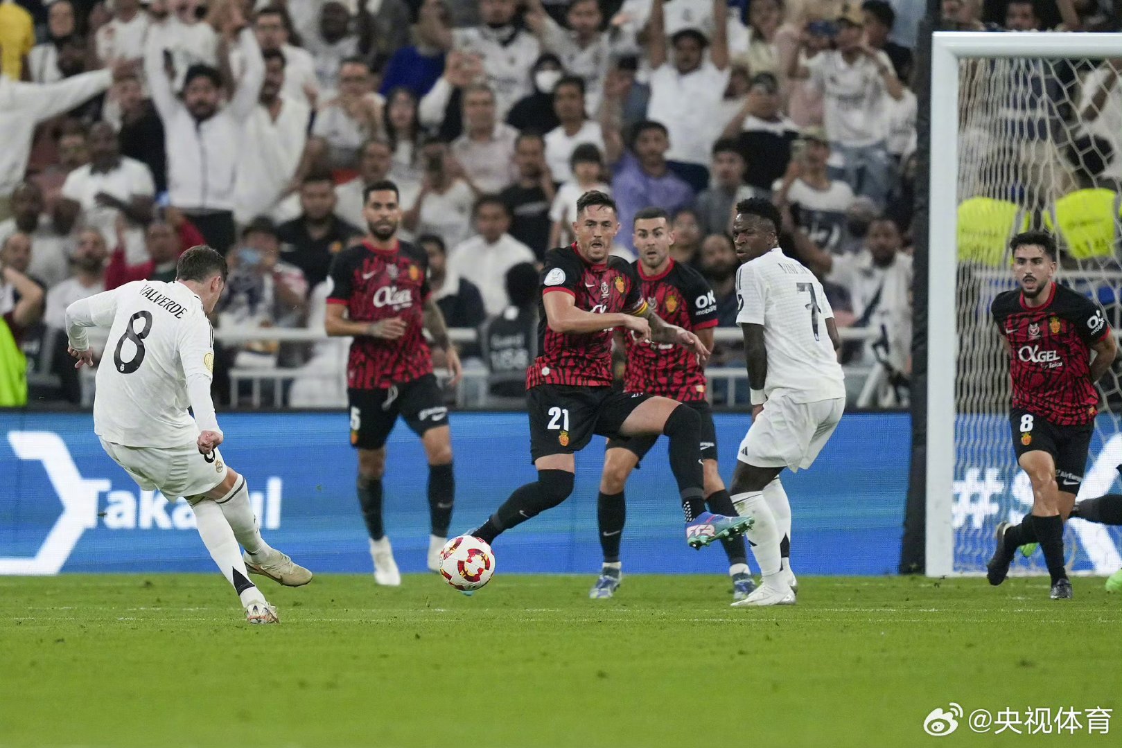 西班牙国家队实力强劲，一路杀入决赛