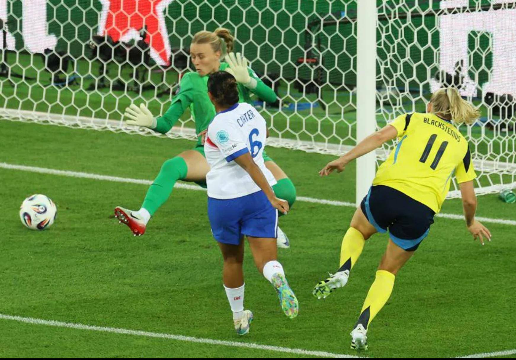 瑞典女足尽展风采，赢得掌声