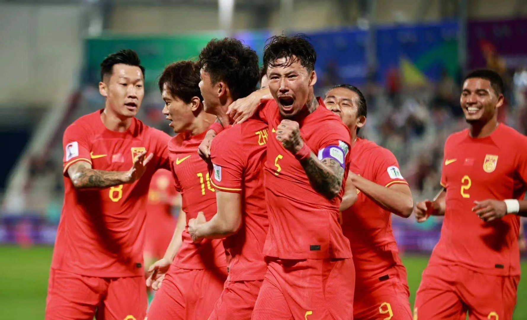 国内足球联赛中一场精彩对决！