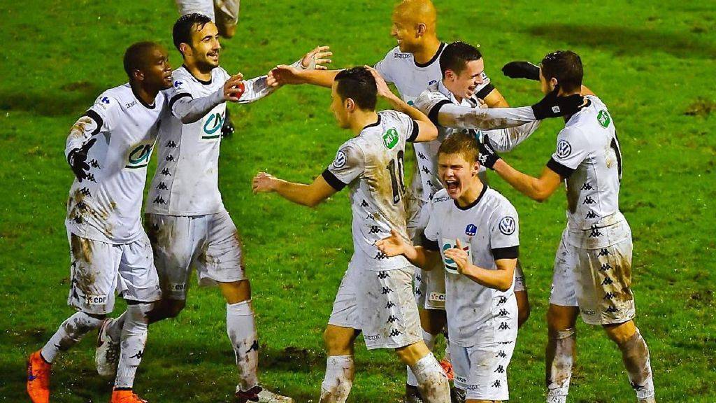 亚眠客场不敌对手，遭遇逆转失利