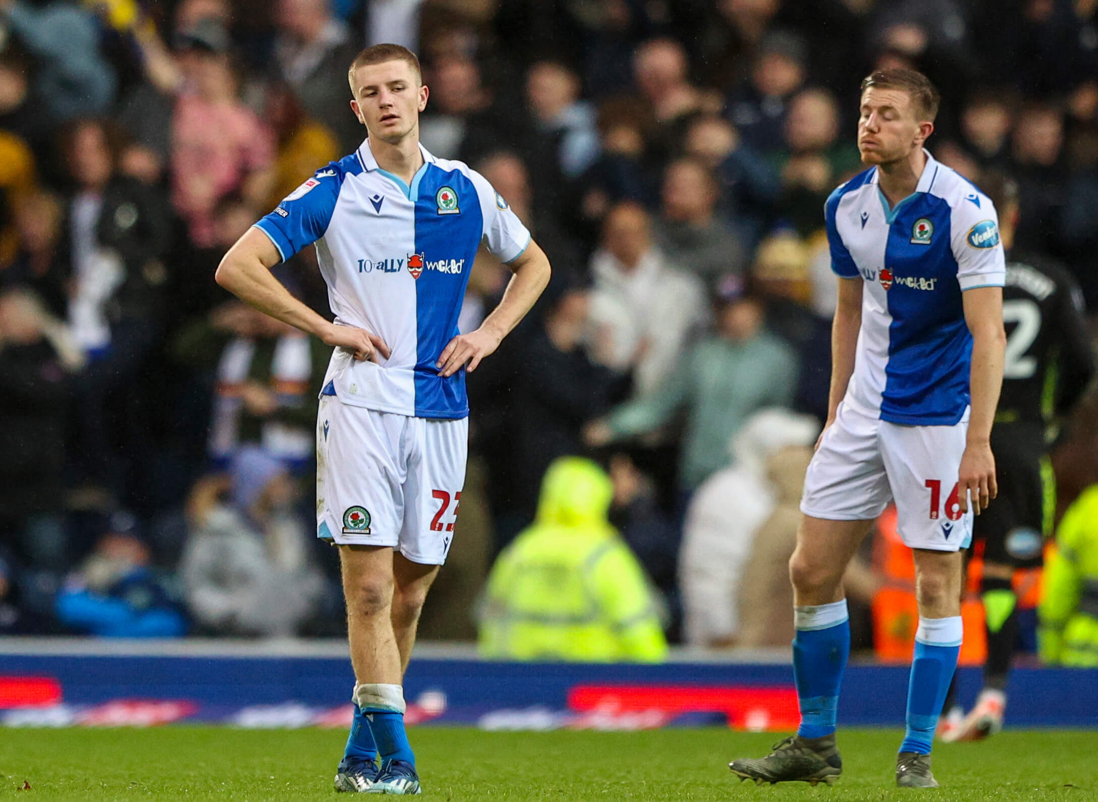 英国队在赛场上表现出色 英国队在赛场上表现出色