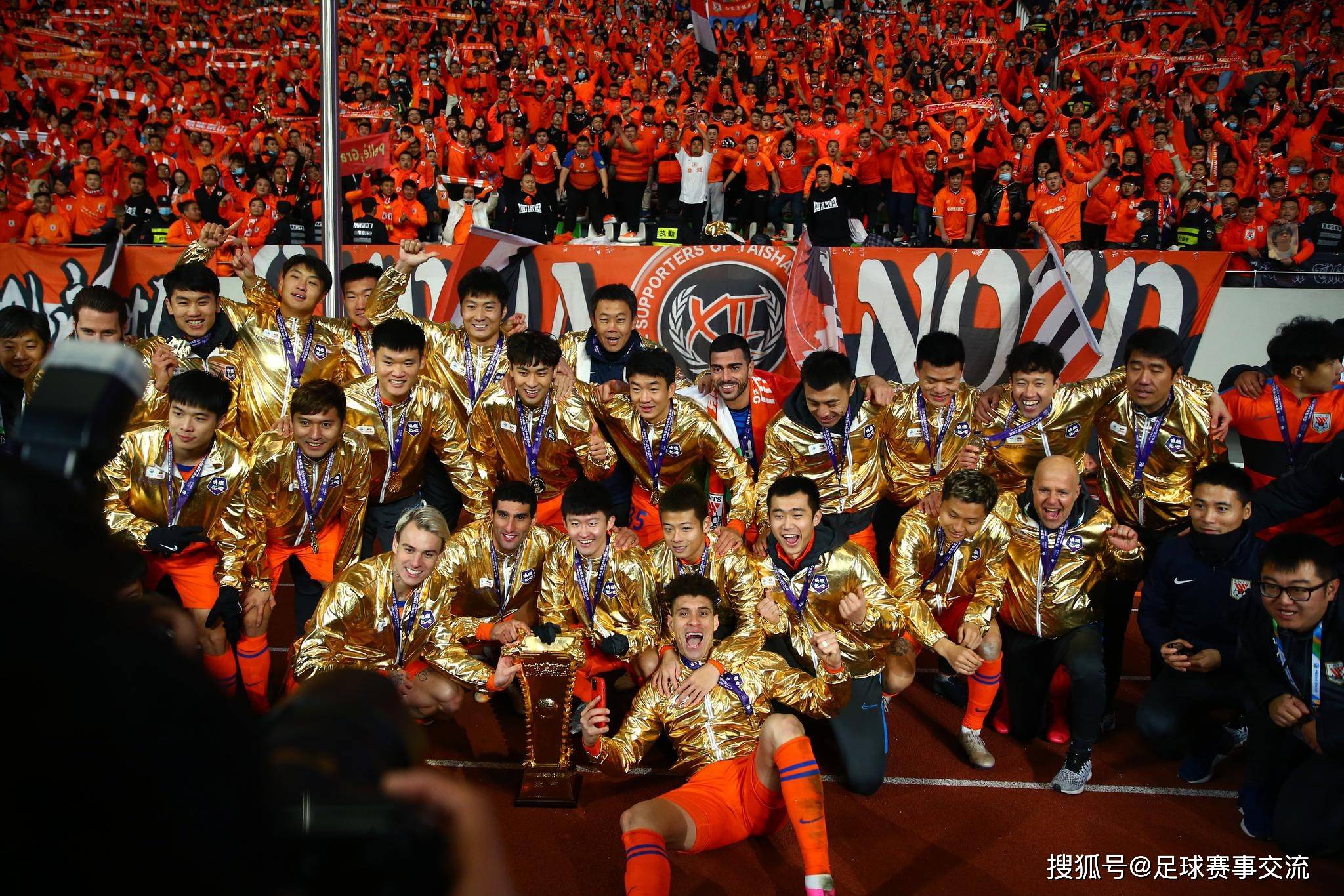 足球大赛即将开启，球员们备战充足