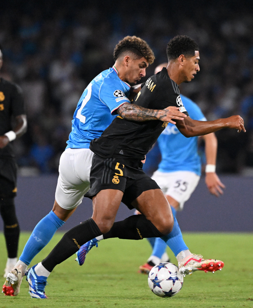 关于那不勒斯主场大捷,豪取胜利重心的信息 关于那不勒斯主场大捷,豪取胜利重心的信息