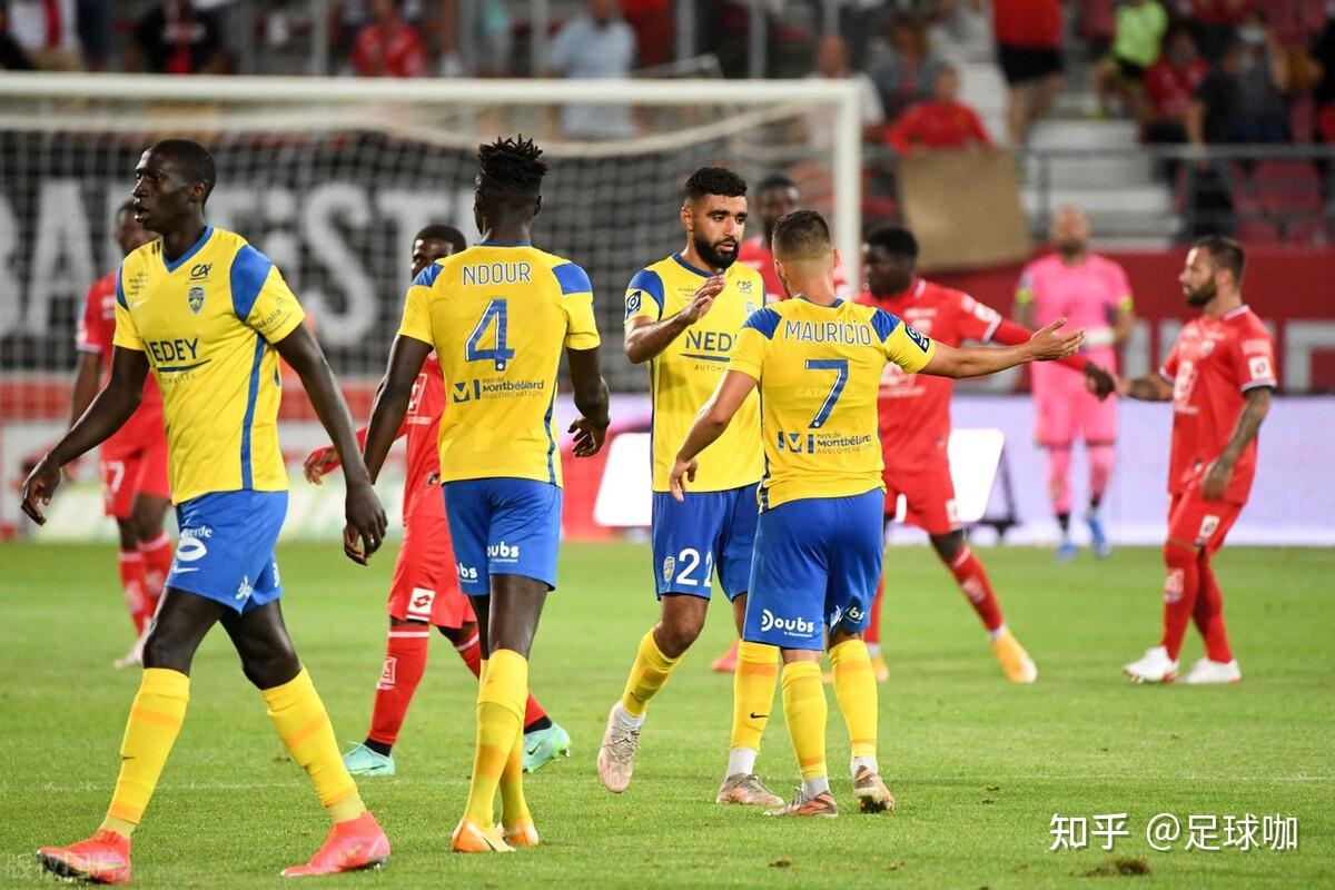 包含尼斯客场不败，战胜甘冈稳住前四位置的词条