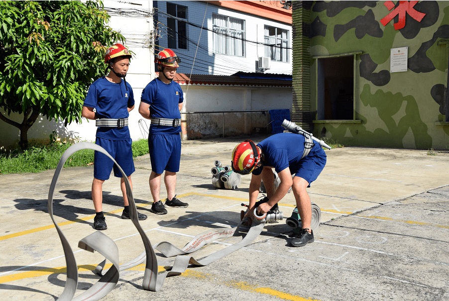 胜负从哪里来,球员们在训练场上一遍又一遍演练!的简单介绍 胜负从哪里来,球员们在训练场上一遍又一遍演练!的简单介绍