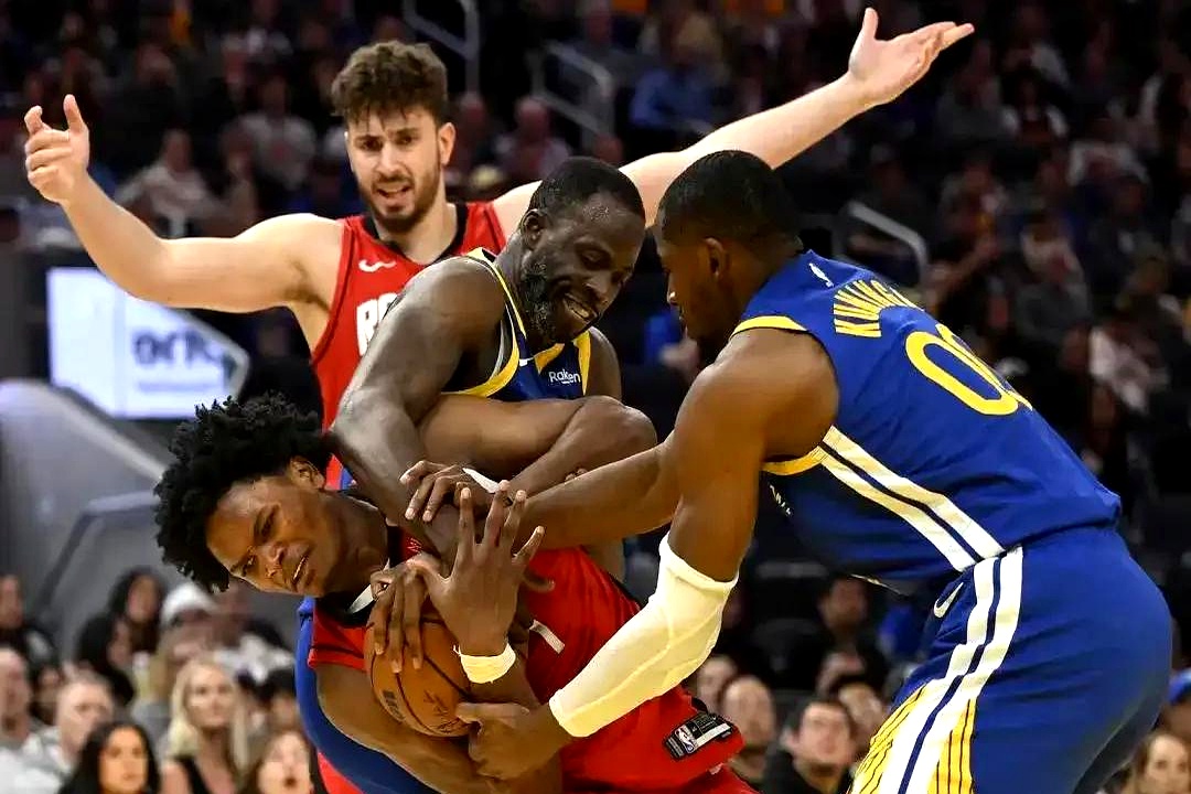 勇士战术部署有误，连败掉队