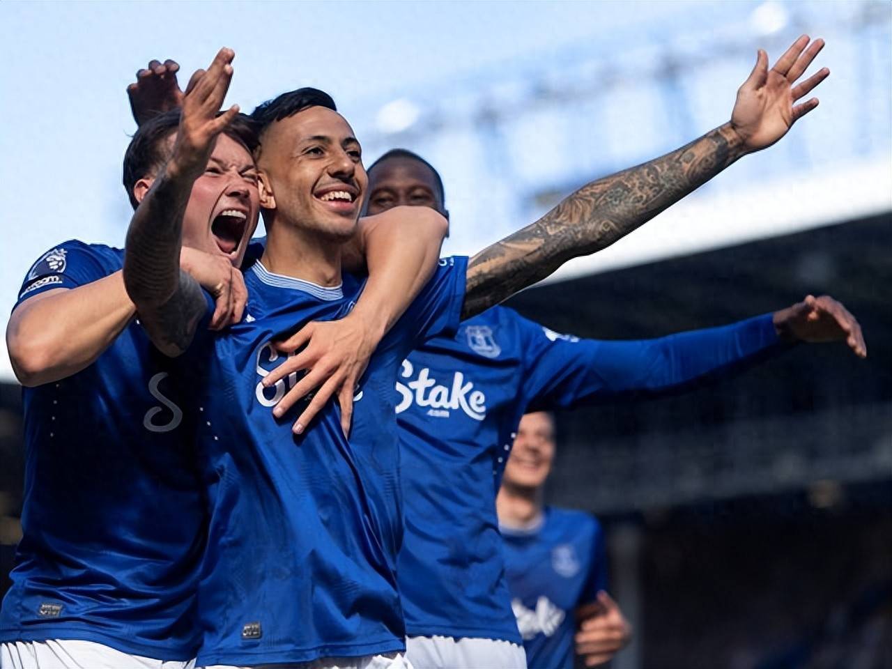 南安普顿击败对手，提升至第十位