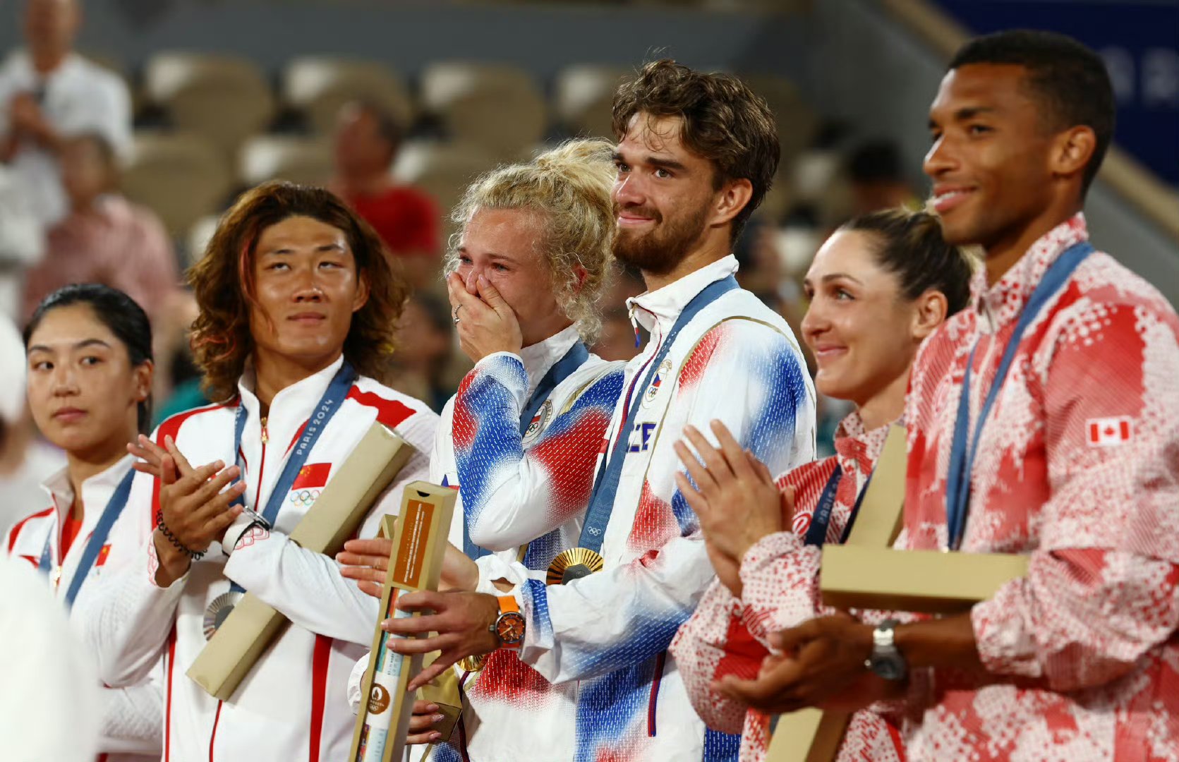 印度选手喜获金牌,精彩纷呈 印度选手喜获金牌,精彩纷呈