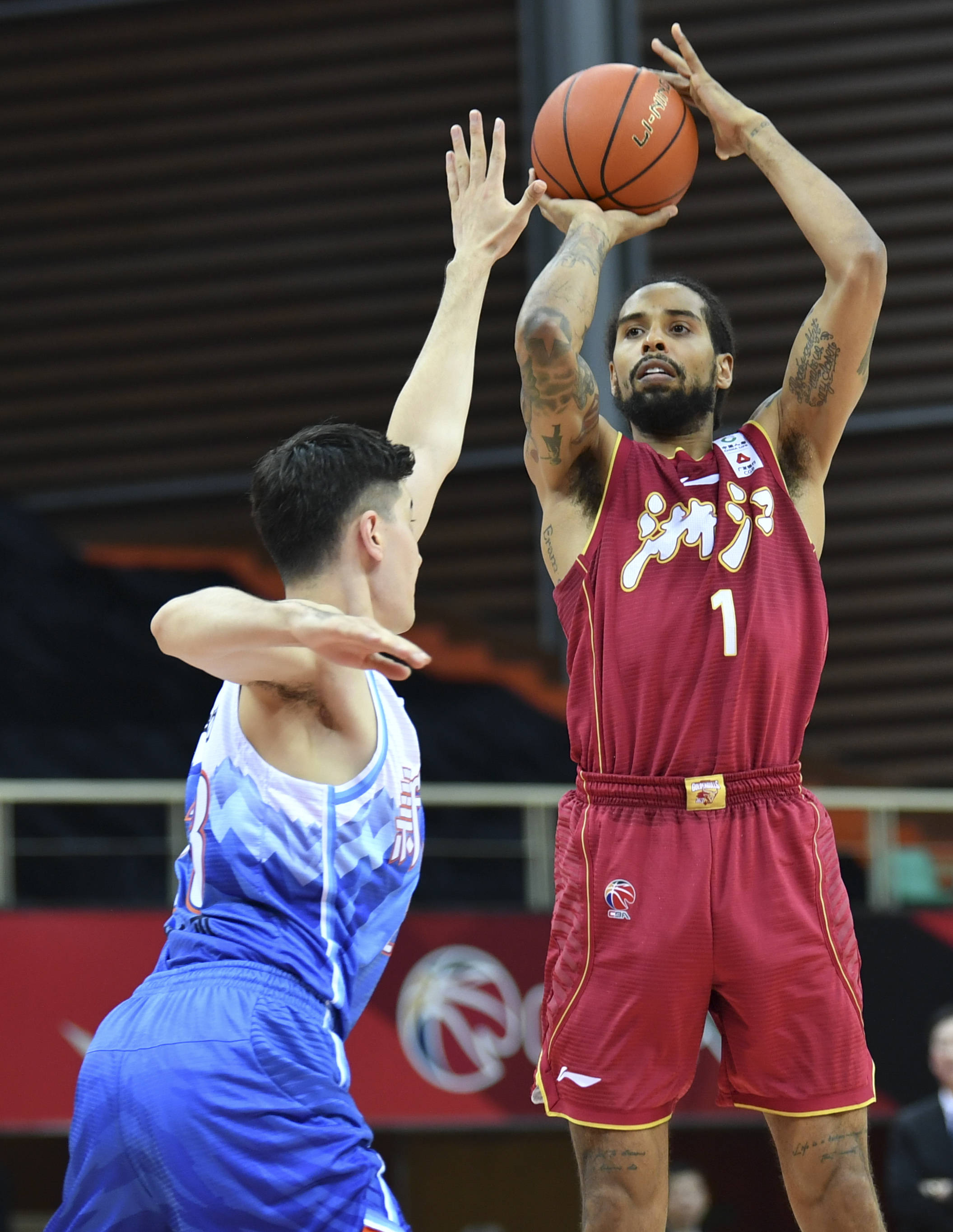 比赛中球员的技艺展现无限风采 比赛中球员的技艺展现无限风采