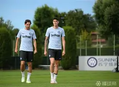 关于纽伦堡球迷齐心协力为球队备战接下来的比赛的信息 关于纽伦堡球迷齐心协力为球队备战接下来的比赛的信息