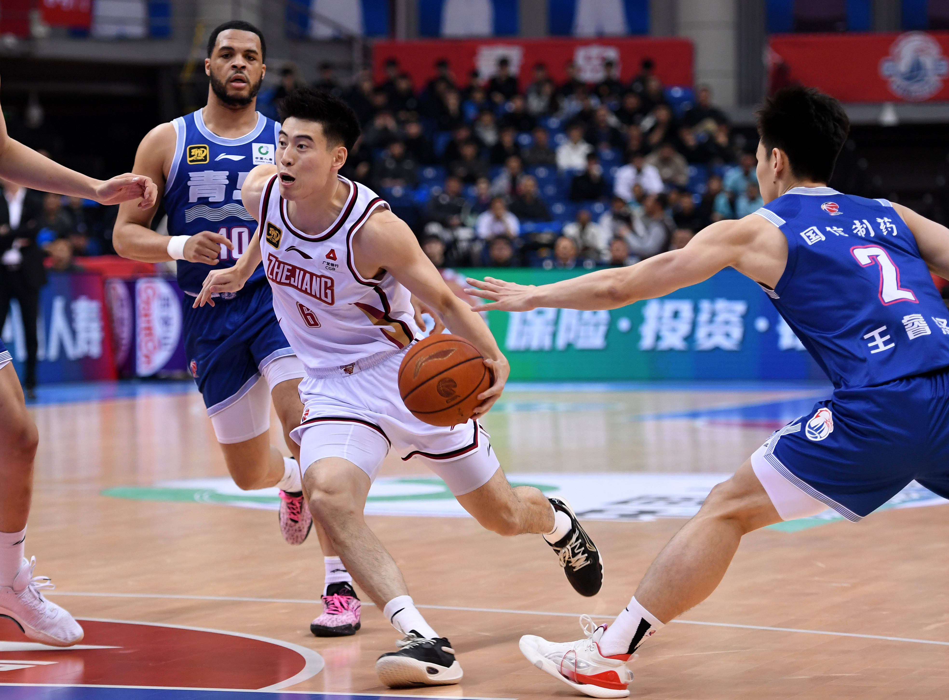 湖南男篮力克浙江队,保持连胜 湖南男篮力克浙江队,保持连胜