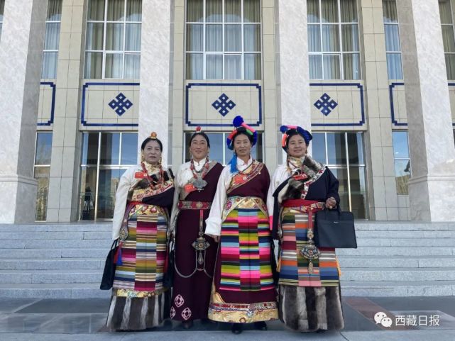 西藏队在对阵新疆队的比赛中取得胜利 西藏队在对阵新疆队的比赛中取得胜利