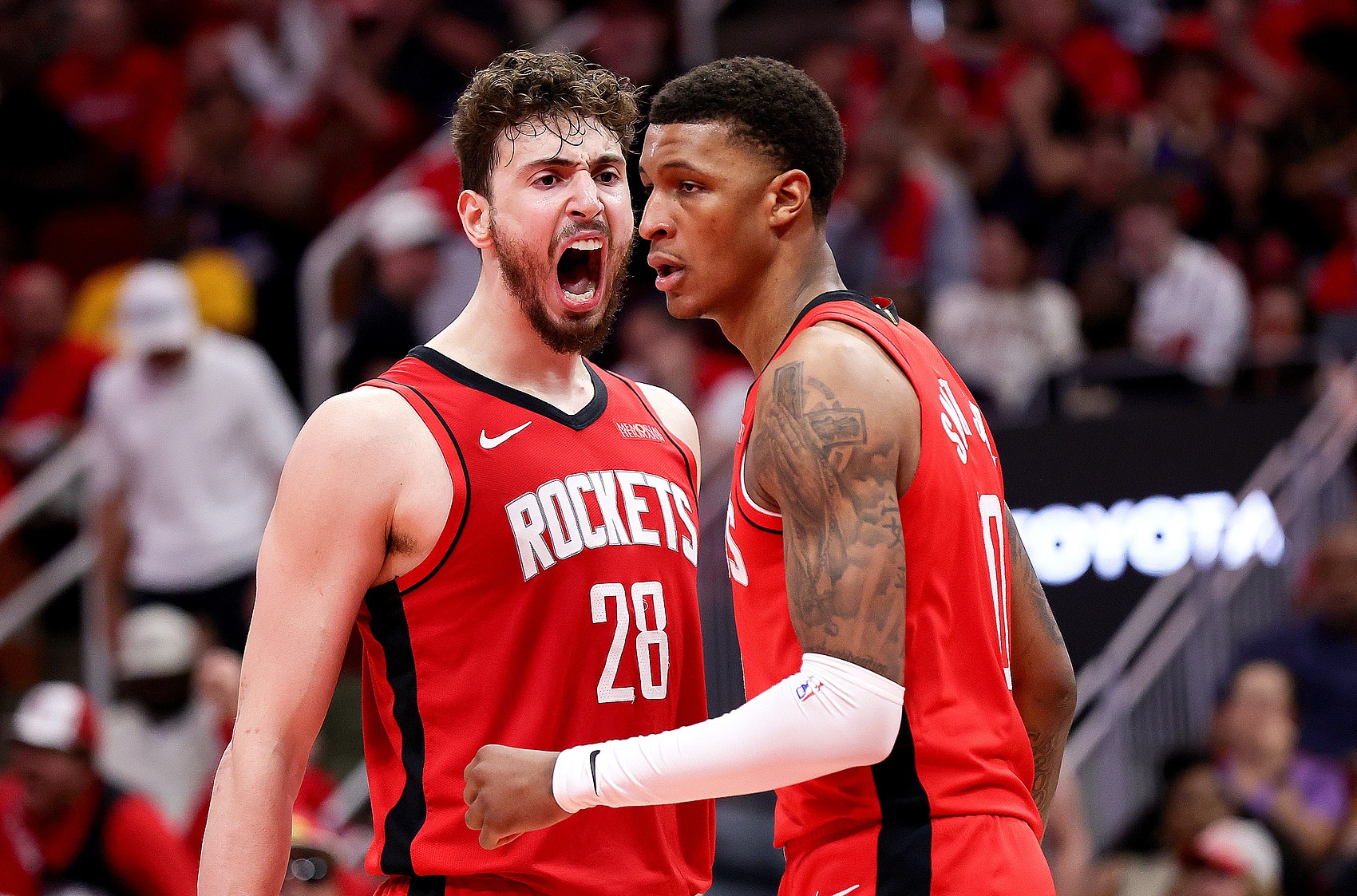 太阳队员火力全开，轻松胜出的简单介绍