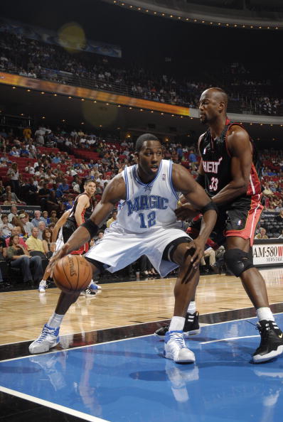 包含真理主场大胜魔术，领先东部排名的词条