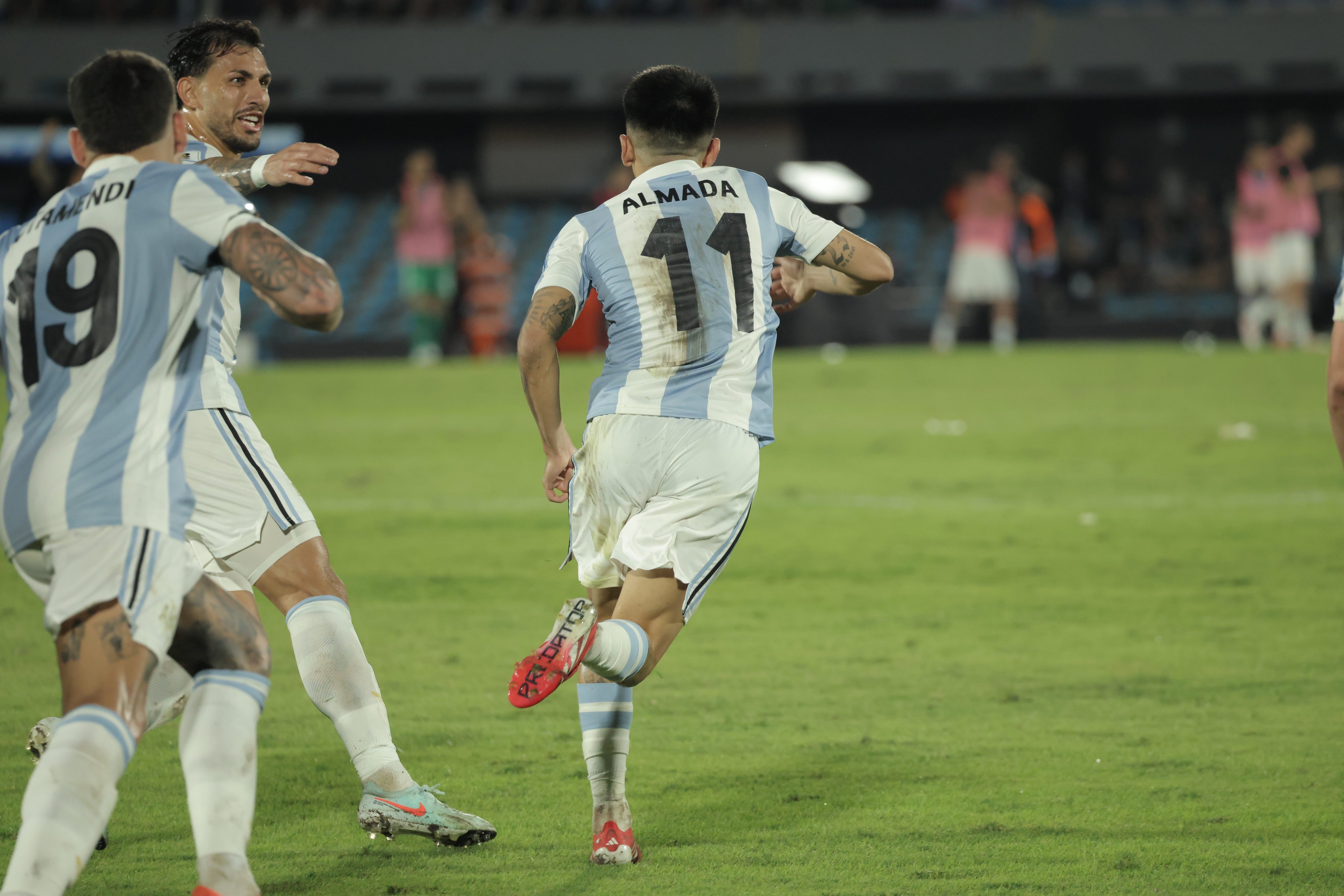 萨拉戈萨队在客场比赛中展现出强劲实力的简单介绍