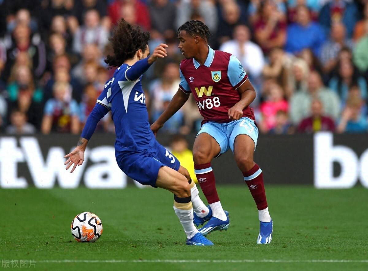 萨拉戈萨队在客场比赛中展现出强劲实力的简单介绍