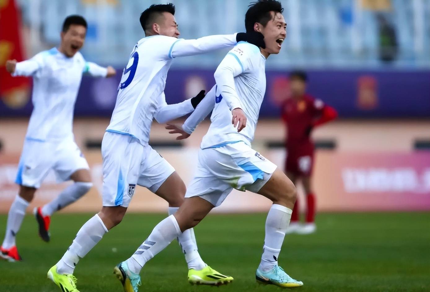 关于中超球队训练不停，为新赛季做好准备的信息