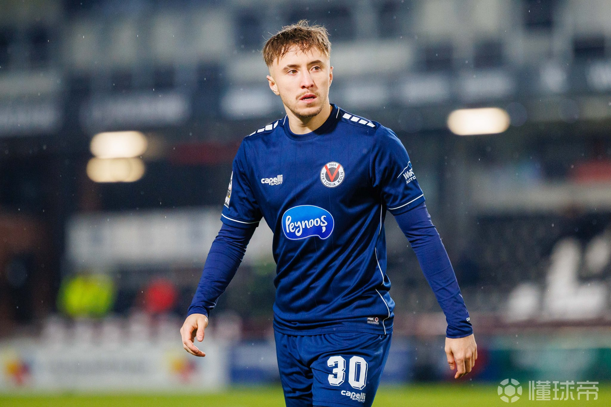 关于沙尔克完美表现，客场大胜获得胜利的信息