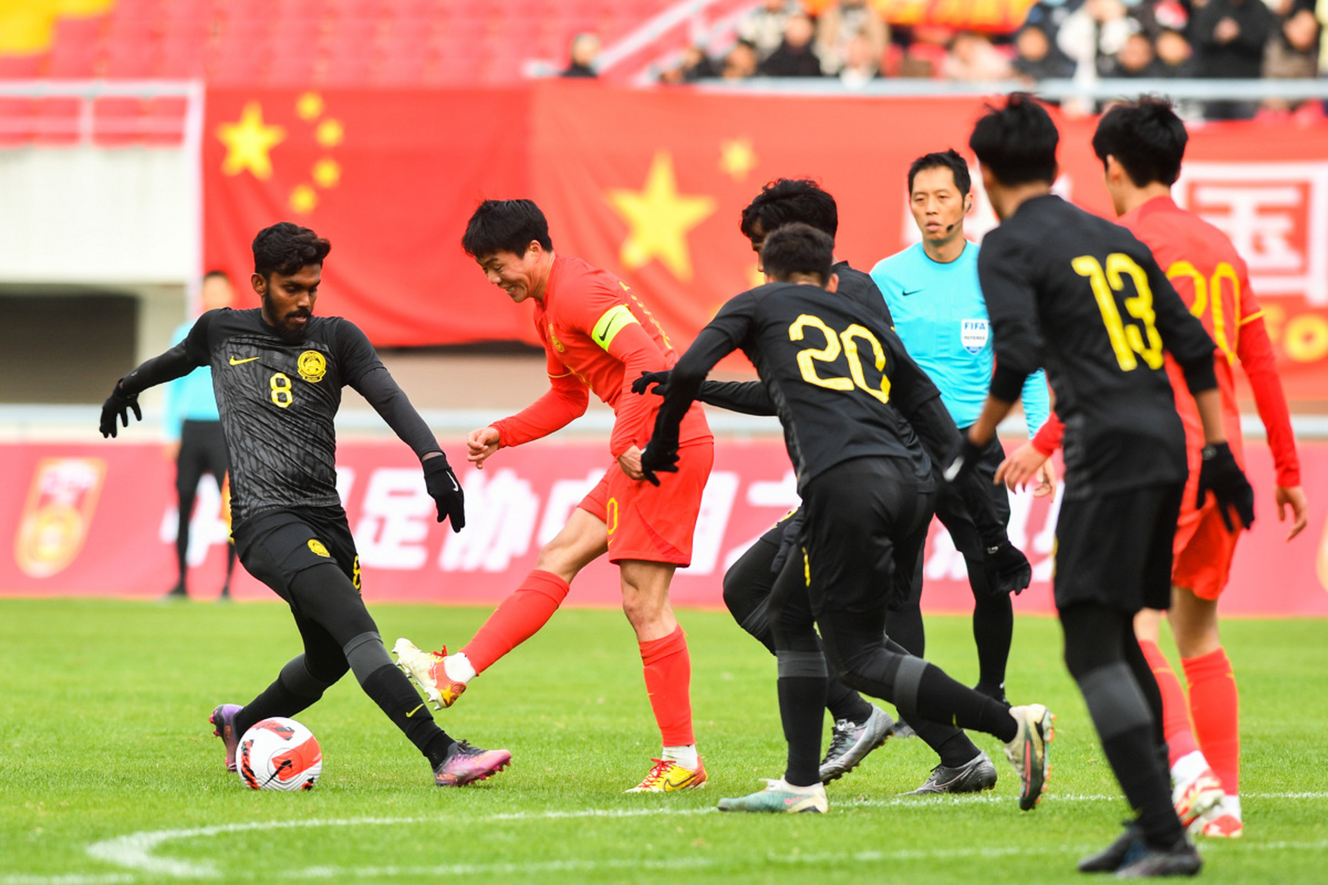 球队面对强敌表现出色，展现出强大竞争力的简单介绍